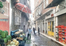 Kayyum, Anzele'de geri adım attı