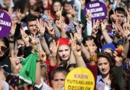 Genç kadınlar umutsuz