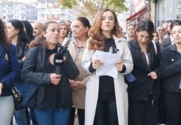 Üniformalıya koruma, kadına soruşturma