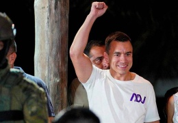 Ekvador’da Noboa kazandı