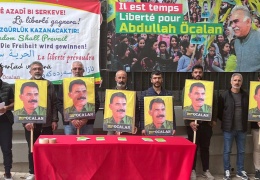 Parlamento önünden seslendiler