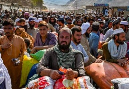 Onbinler Afgan sınırında