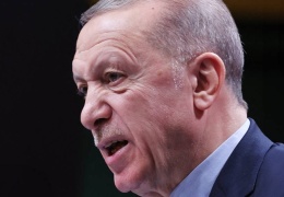 Erdoğan kurtuluşunu savaşta arıyor