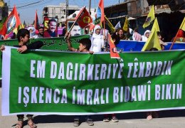 Rojava’da yürüyüşler