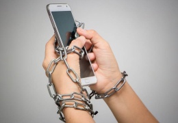 Telefon fanatizmi ve kendini bilmek