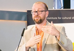 Tiranlığa karşı demokratik ulus