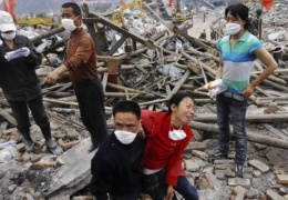 Çin'de deprem 126 can aldı