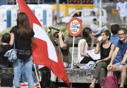 ‘Korona yalanına ve maskeye hayır!’