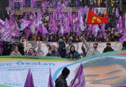 Aydınlanana kadar ayaktayız