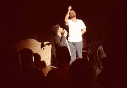 Travis Kürtçe konuşunca yasaklandı