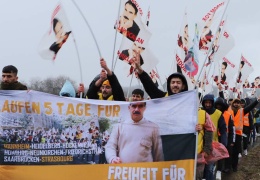 Almanlara esareti hatırlatıyorlar