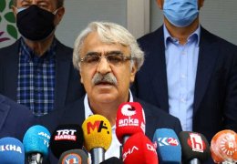 Kaybettikçe saldırıyor