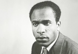 Devrimci yabancı Frantz Fanon