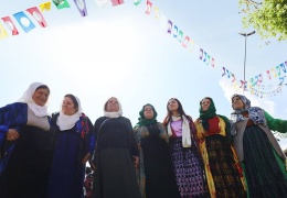 O ağacın altında...