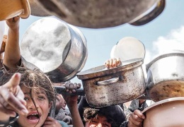 Ölüm ve açlık kol geziyor