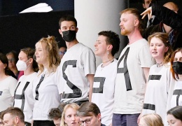 AP ırkçıları memnun etti