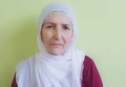Bir kadın, iki uzak sürgün