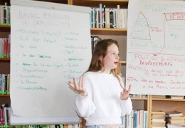 Genç kadınlar için ‘Mor Demokrasi’
