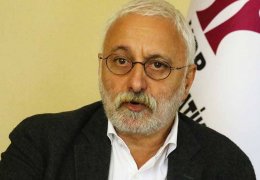 Bekleyerek değil mücadele ederek