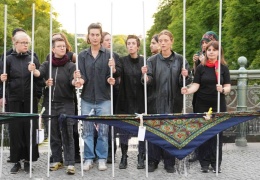 Düşünceleri gibi özgür olmalı