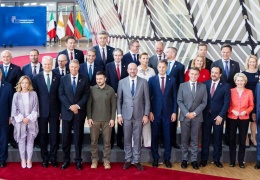 Aşırı sağa ‘merkez’ freni