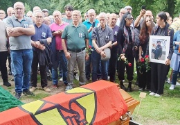 'Devrimcilerin Abisi’ şiirlerle uğurlandı