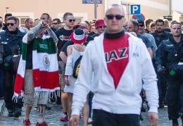 Neonazilerin silahlı antrenmanı