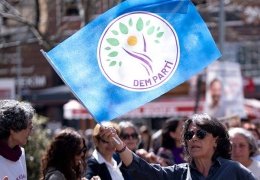 DEM’li belediyeler ve Kürtçe