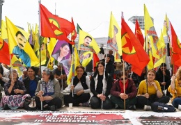 Oturma eylemleri başlıyor