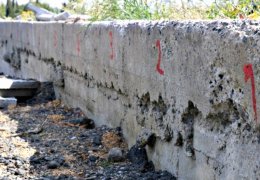 261 cenaze kaldırımın altında