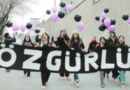 Özgür yaşam için özgür düşünmek