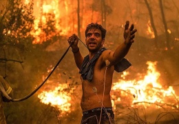 Yangın Atina’yı tehdit ediyor