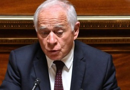 Macron ayak sürüyor