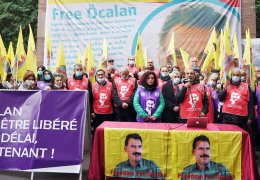 AK önünde bir aylık oturma eylemi başladı