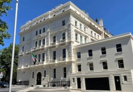 Taliban’a vermedi, Büyükelçiliği kapattı