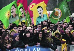 Uluslararası Komplo Küresel Mücadeleyle Parçalanacaktır