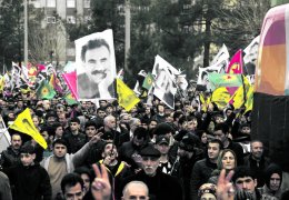 Tarih ve coğrafya bu iktidarı sırtından atar