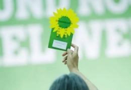 Yeşiller paramparça