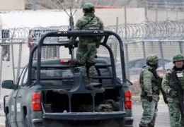 Meksika askeri göçmenleri vurdu