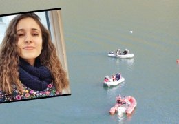 Sürekli başa sarıyorlar