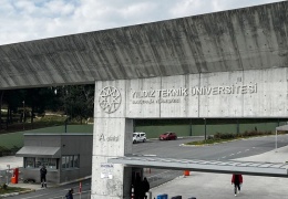 Kayyum rektör tacizciyi korudu
