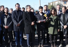 Çıplak arama, sansür ve tahliye erteleme