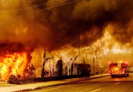 Yangın kontrol altına alınamıyor