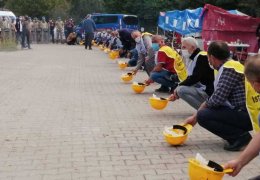 Çocuklarıyla helalleşip çıktılar