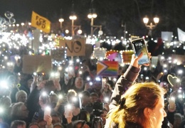 Faşizme karşı ışık denizi