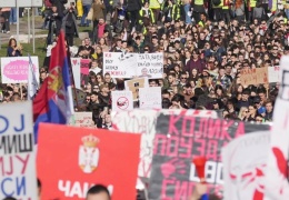 Öğrencilerin baskısı istifa ettirdi