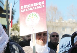 Her yer, zulüm rengi!