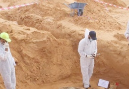 İnsanlık kendinden utandı: Göçmenler toplu mezarlarda