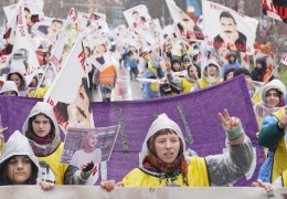 Gençler Strasbourg'a çağırıyor