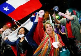 Pinochet anayasası çöpe!